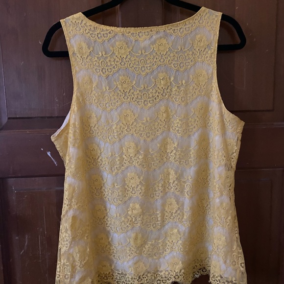 BANANA REPUBLIC yellow lace tank - Picture 3 of 4
